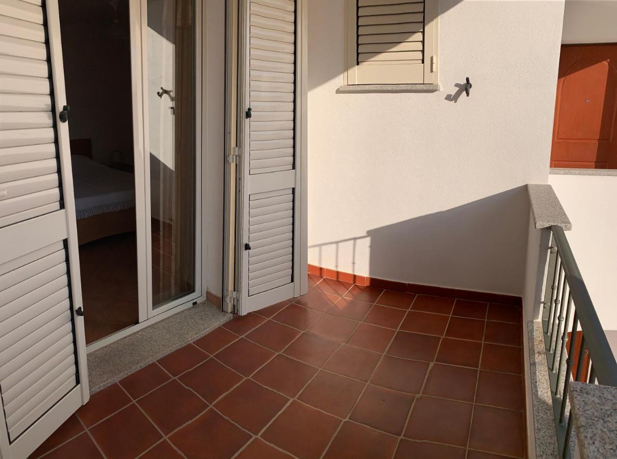Delfino Apartment Cala Gonone Bagian luar foto