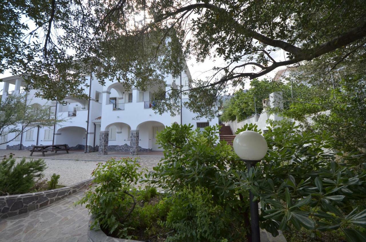 Delfino Apartment Cala Gonone Bagian luar foto